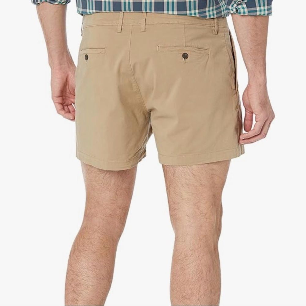 Amazon Essentials Men's Slim-Fit 5" Flat-Front Comfort Stretch Chino Short W33
